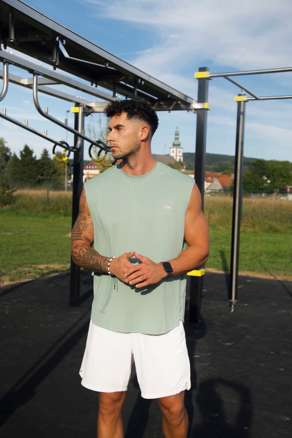 Dennis Felber beim Training im Calisthenics-Park
